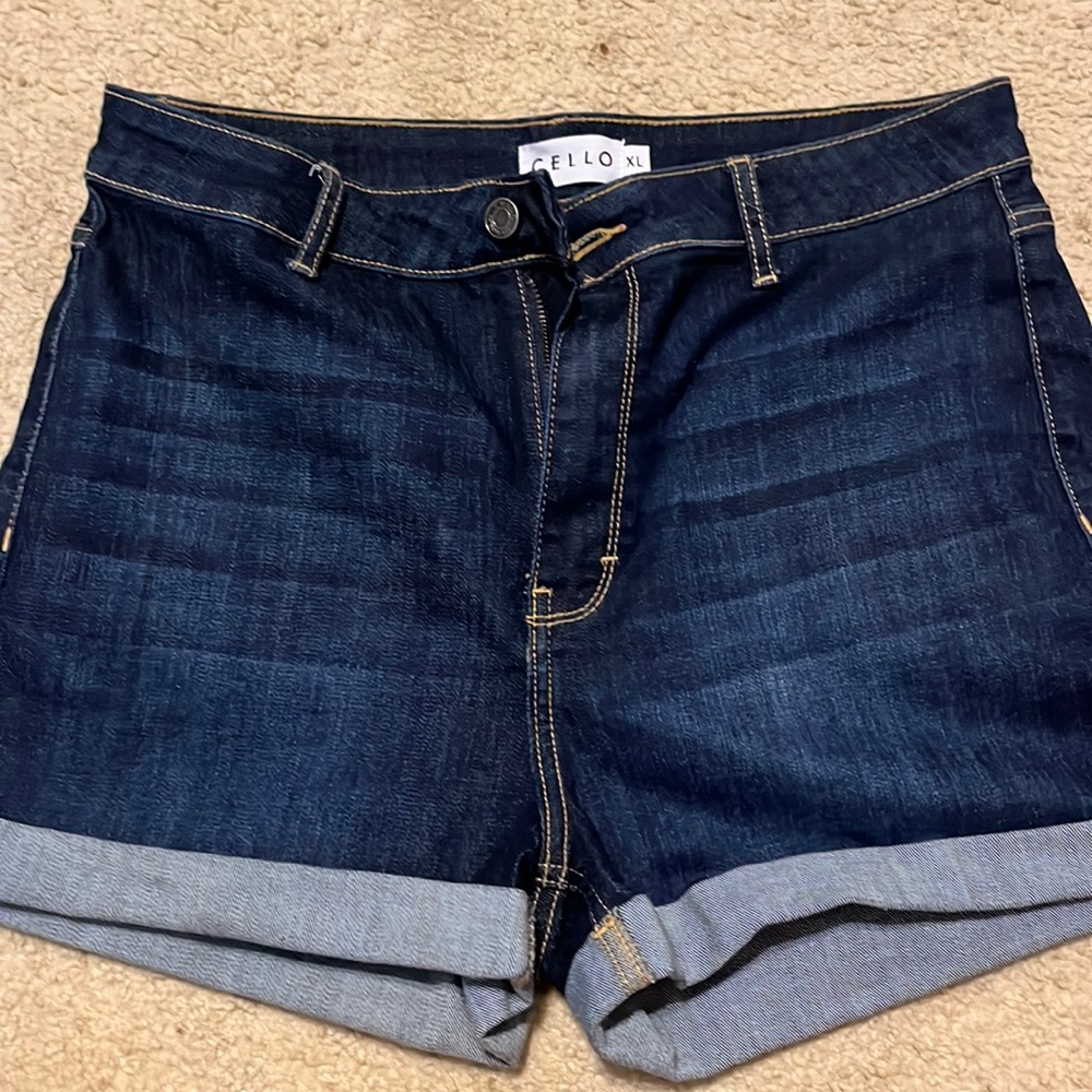 XL NWOT Cello shorts